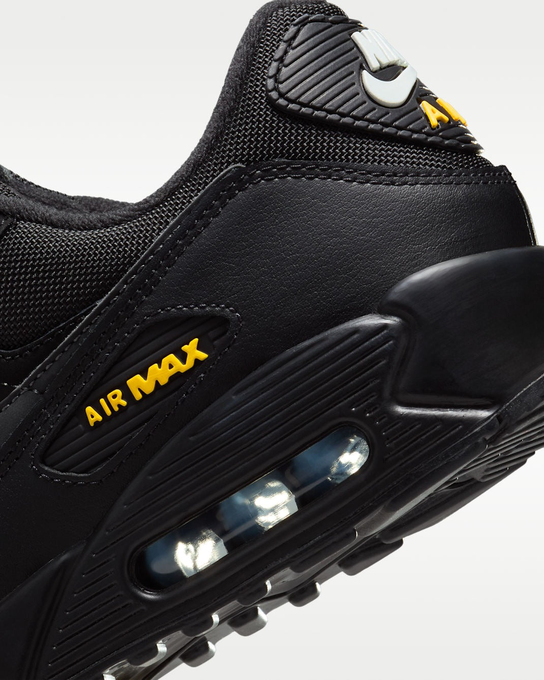 Air Max 90 Retro Sneakers: All-Day Comfort & Timeless Streetwear Style