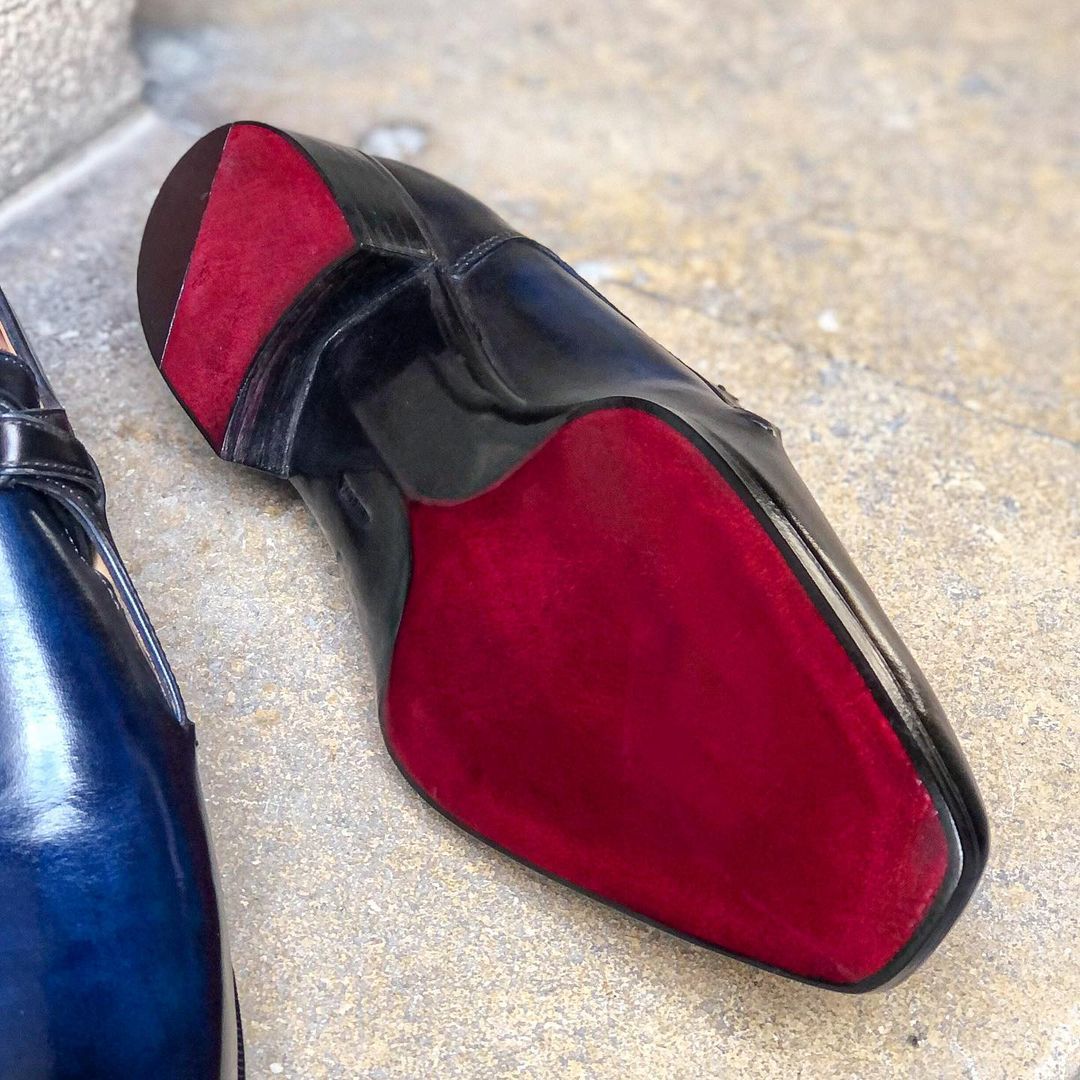 Tunel lacing style derby shoes