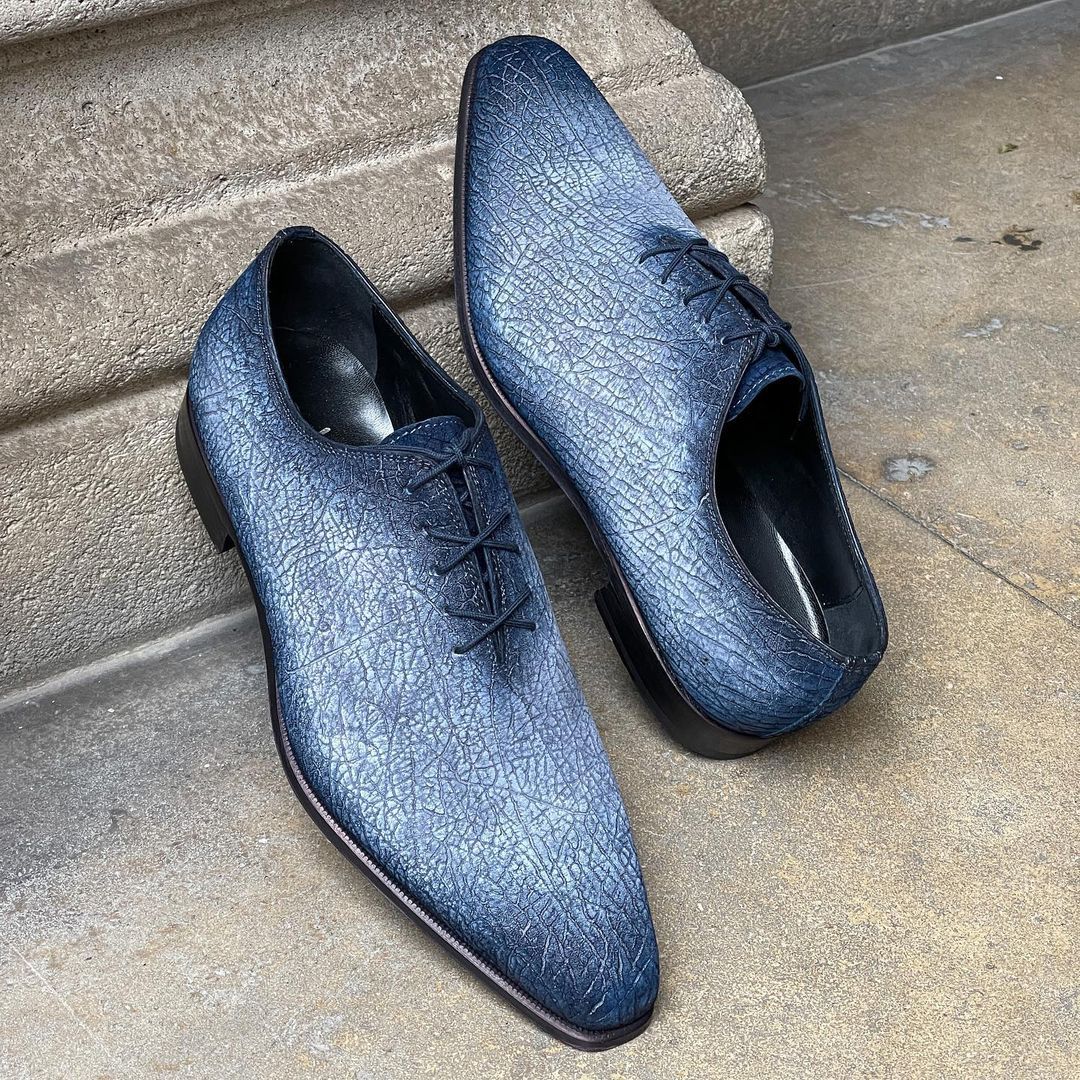 Unique Whole cut - Precious leather - Supertexture