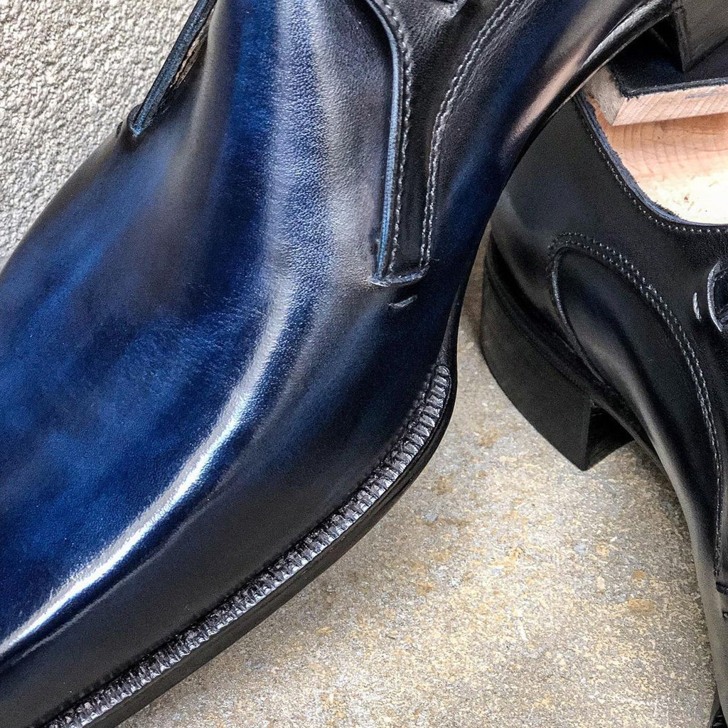 Tunel lacing style derby shoes