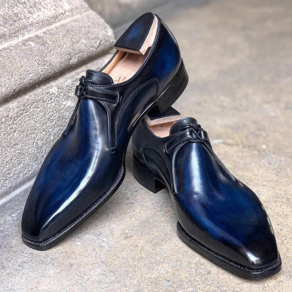 Tunel lacing style derby shoes
