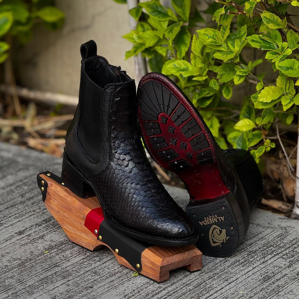 Black Boots Python Snake Skin in Shiny Finish